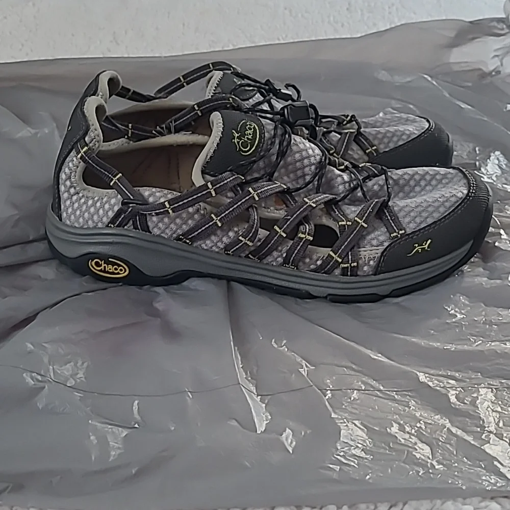Women's Chaco Size 9 Water Shoes. Used. - Picture 2 of 6